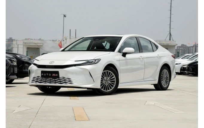 Новая Toyota Camry 2.0S Sport model