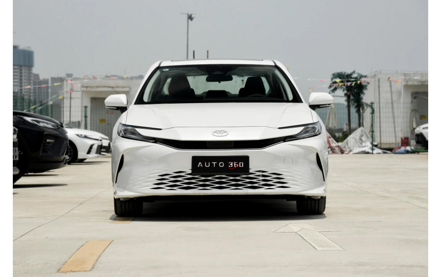 Новая Toyota Camry 2.0S Sport model