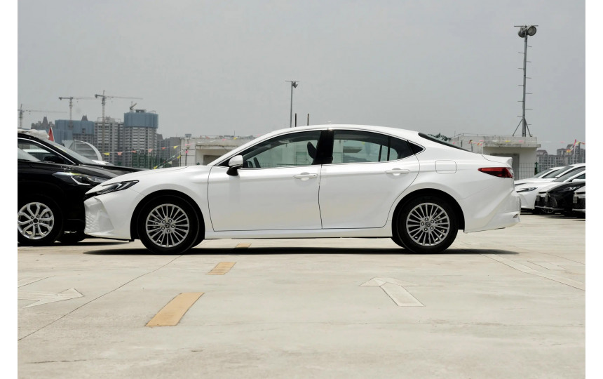 Новая Toyota Camry 2.0S Sport model