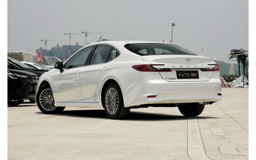 Новая Toyota Camry 2.0S Sport model
