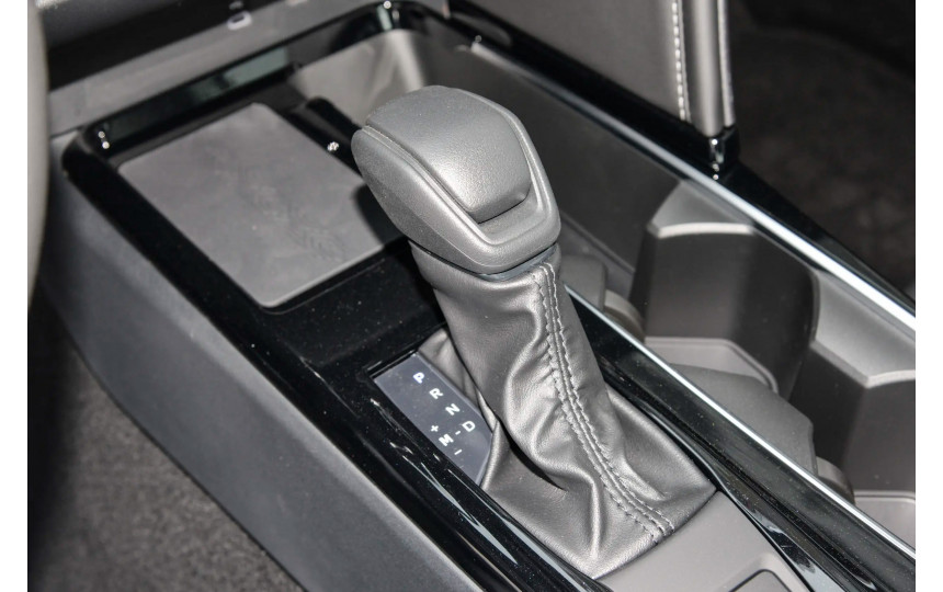 Новая Toyota Camry 2.0S Sport model