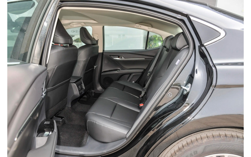 Новая Toyota Camry 2.0S Sport model