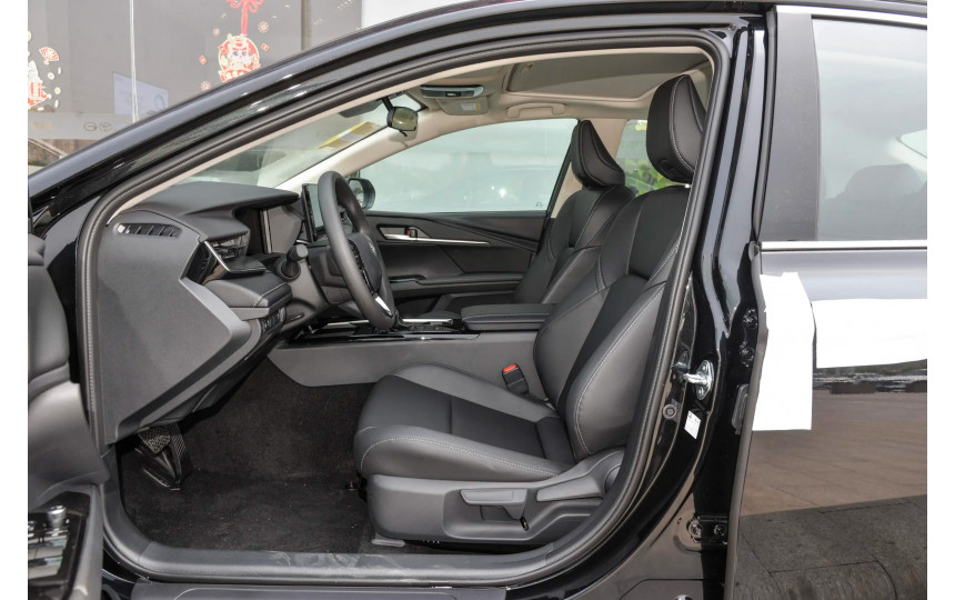 Новая Toyota Camry 2.0S Sport model